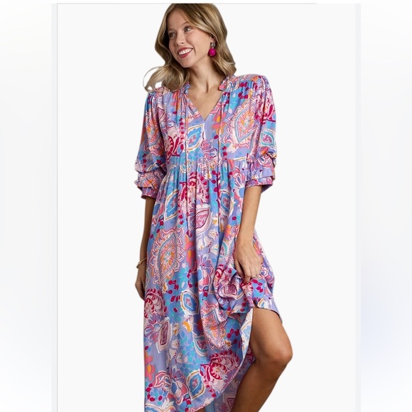 Umgee Dresses & Skirts - Umgee Vibrant Paisley floral maxi Dress size medium oversized and flowy